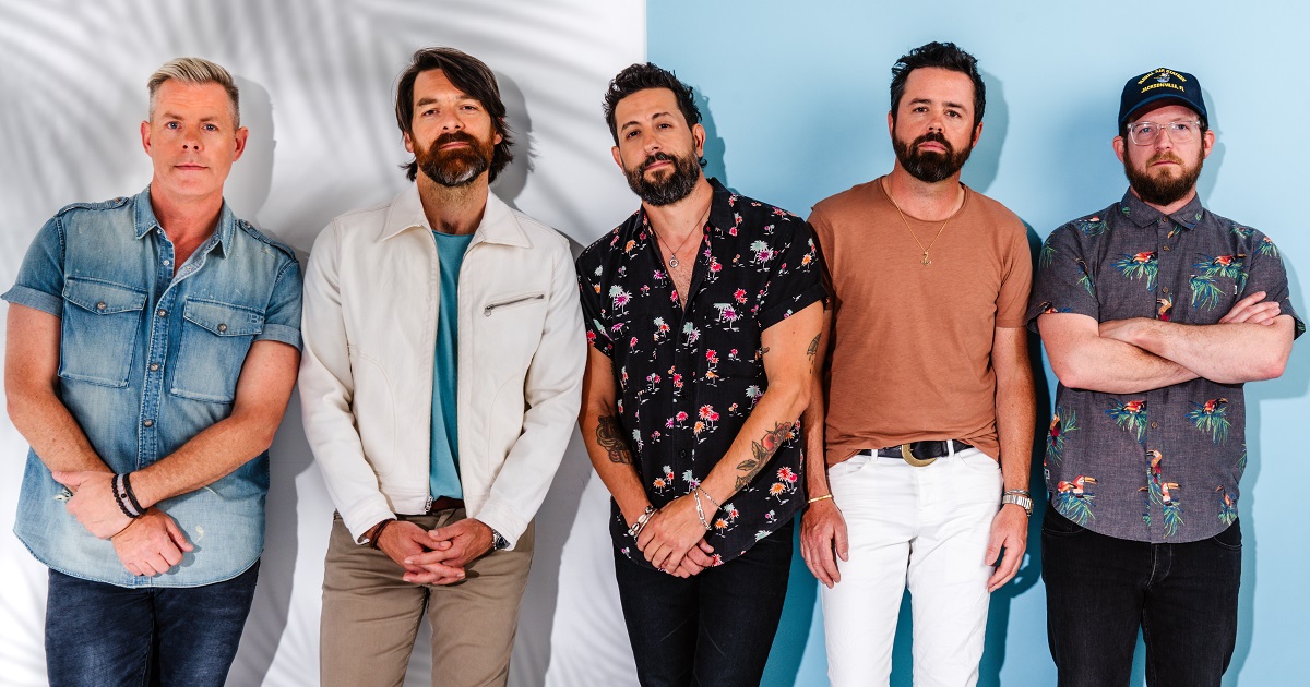 Old Dominion Celebrates the First Day of Summer on a Boat with Their Fans!
