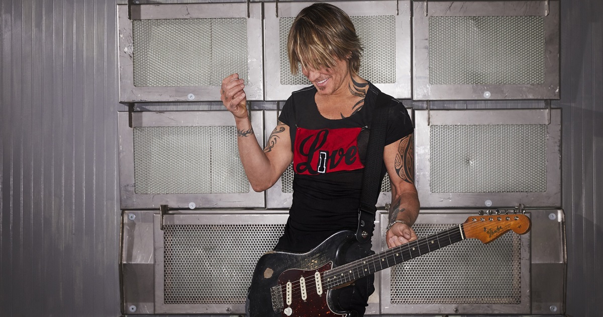 In Case You Missed It – Keith Urban Chatted With Ellen & Performed on Her Show
