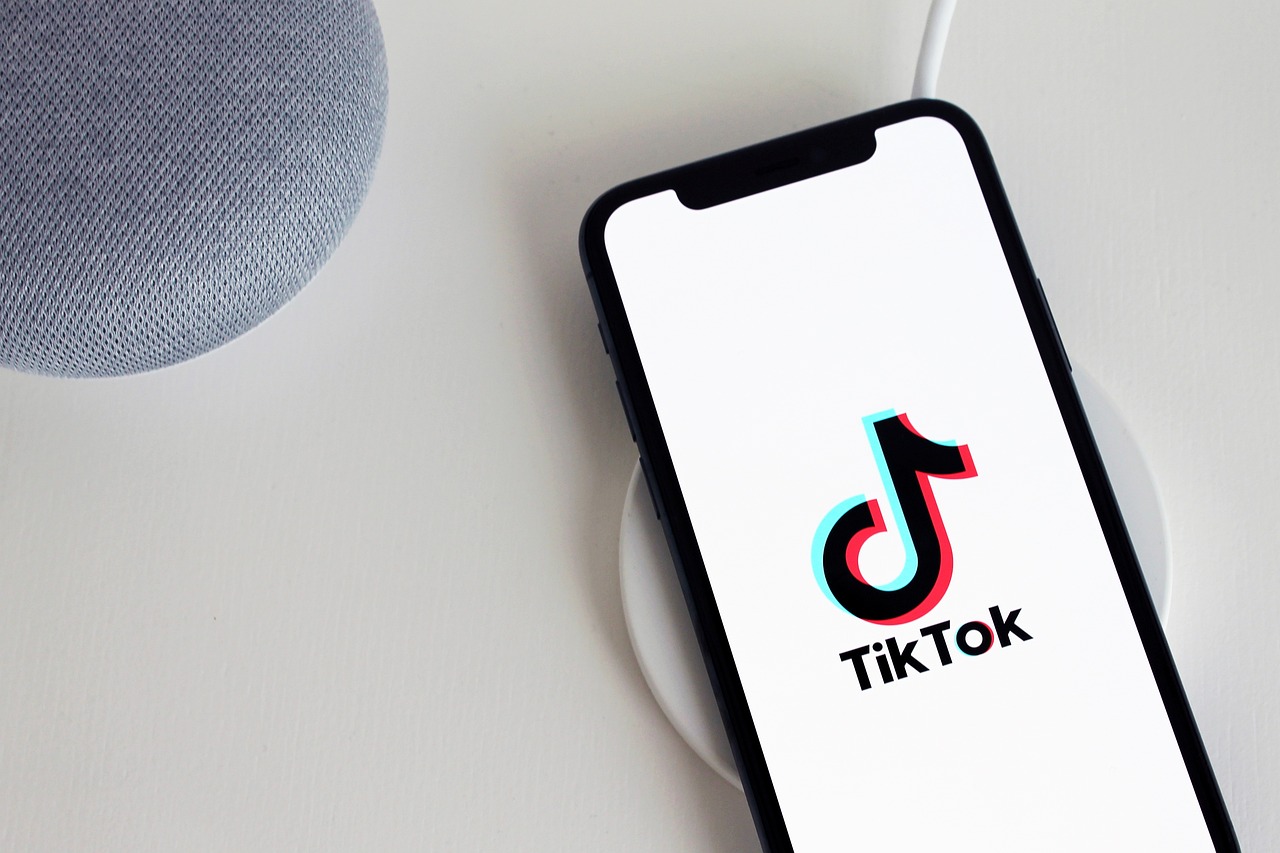 TikTok to start limiting screen time for kids